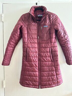 Patagonia long puffer/puffy Jacket Women's size xs outdoor HIKING winter coat